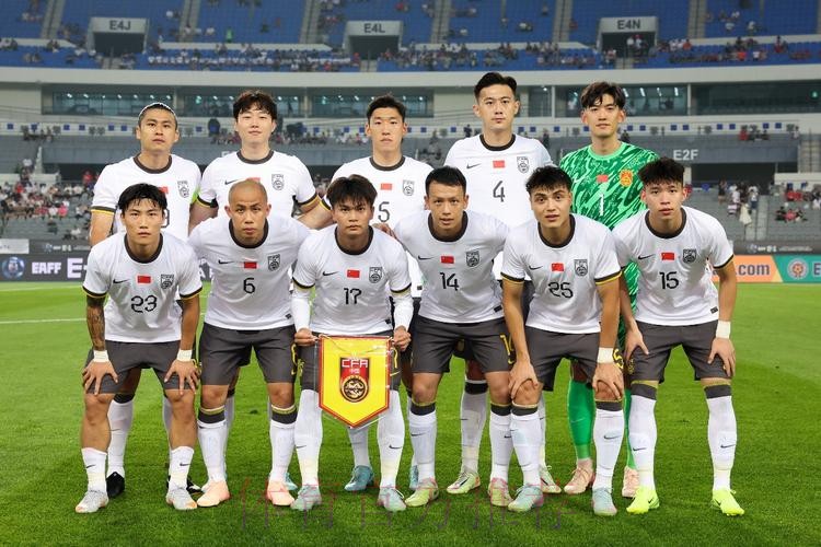 东亚杯 | 巴顿错失良机 中国队0比3韩国队 东亚杯 | 巴顿错失良机 中国队0比3韩国队